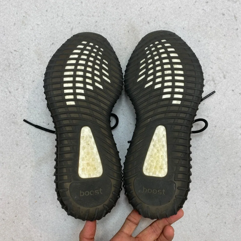 Adidas Sneakers Mens 10 Black Yeezy Boost 350 V2 Bred CP9652